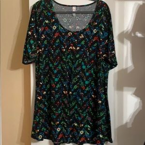 LuLa Roe Black Chevron Pattern Perfect Tee